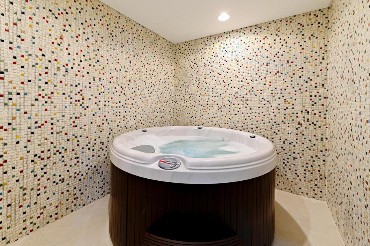 Time Moonstone Hotel Apartments フジャイラ エクステリア 写真